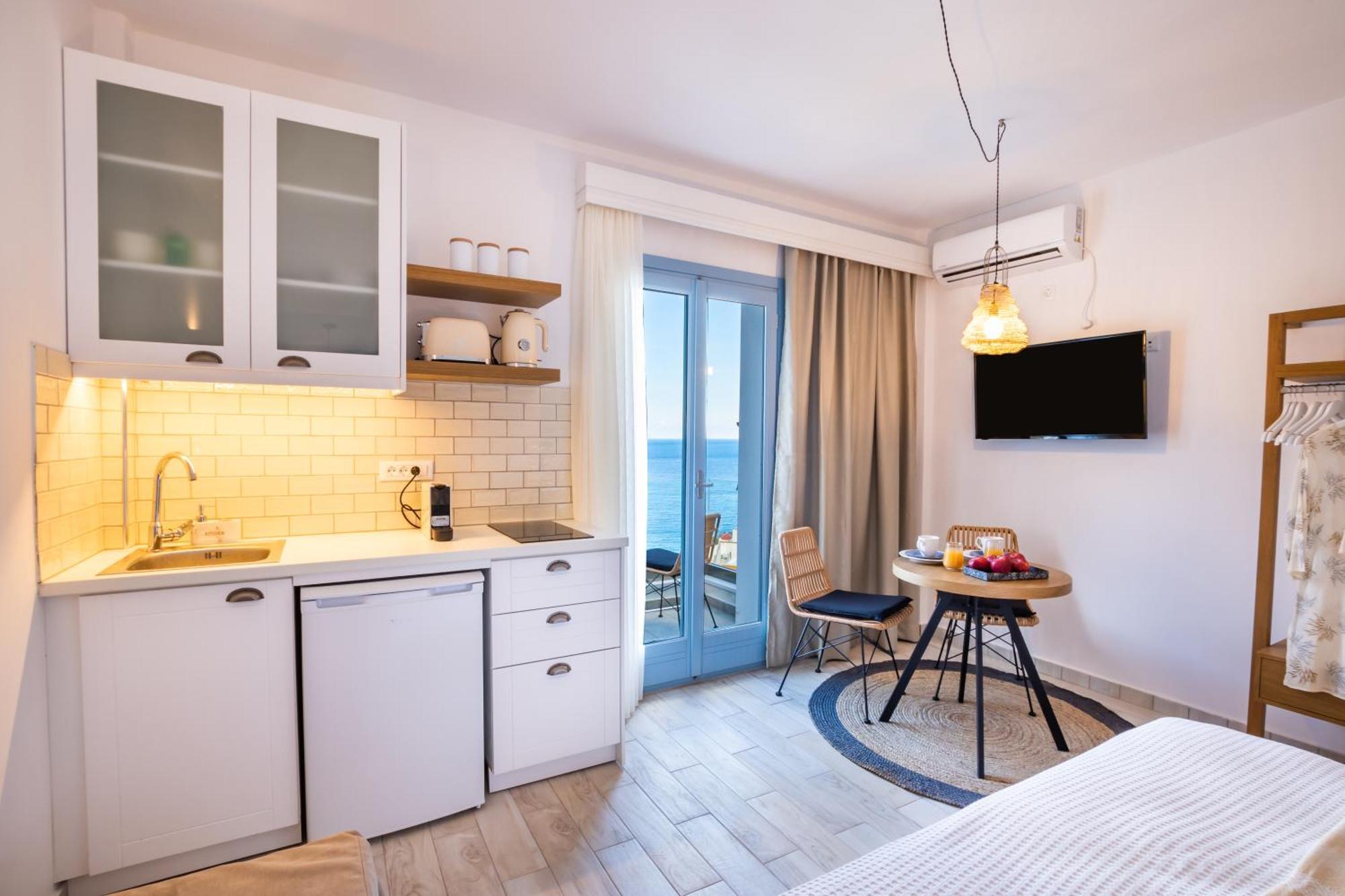 Yploui Suites Kárpathos Eksteriør billede