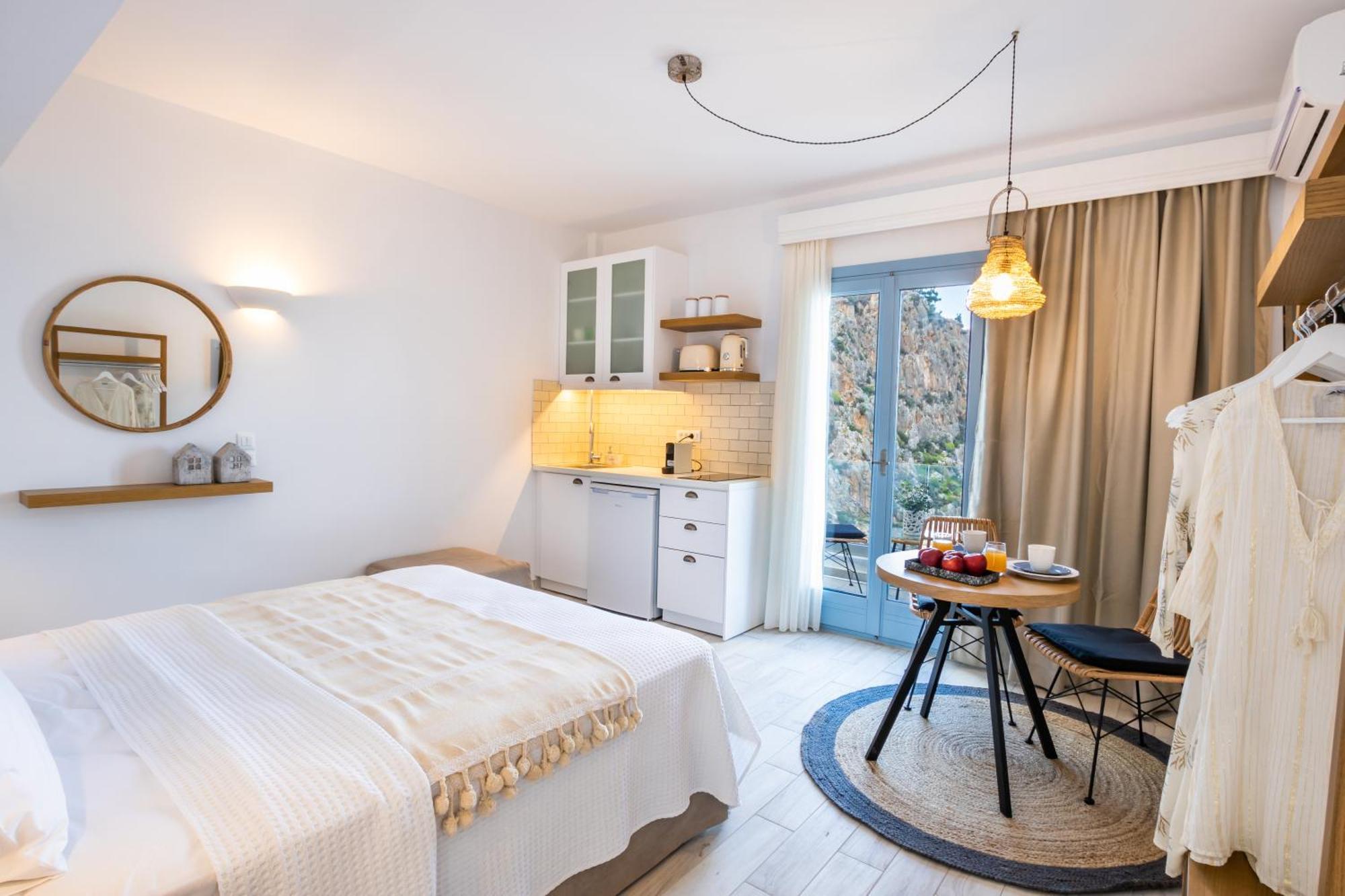 Yploui Suites Kárpathos Eksteriør billede