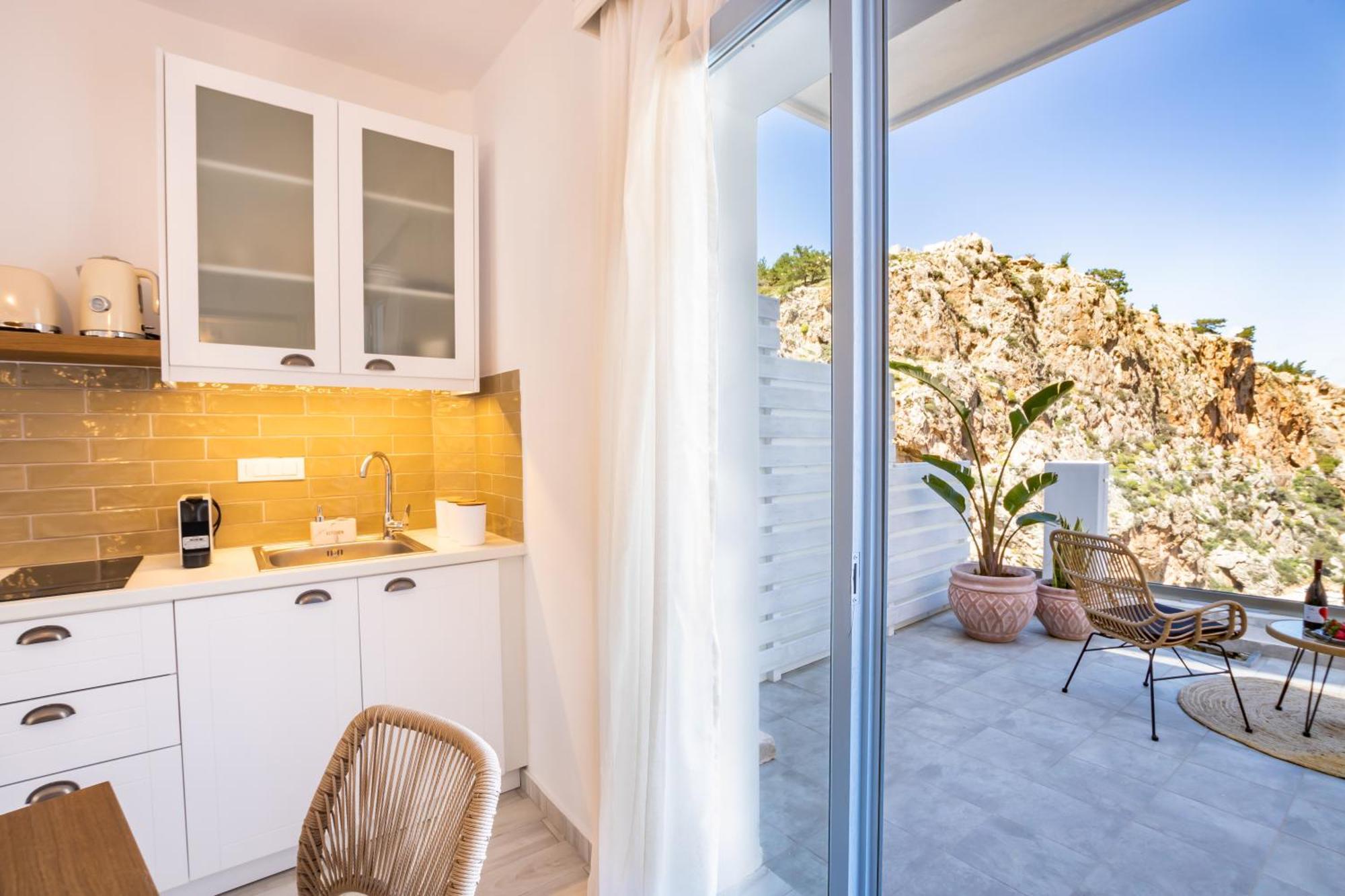 Yploui Suites Kárpathos Eksteriør billede