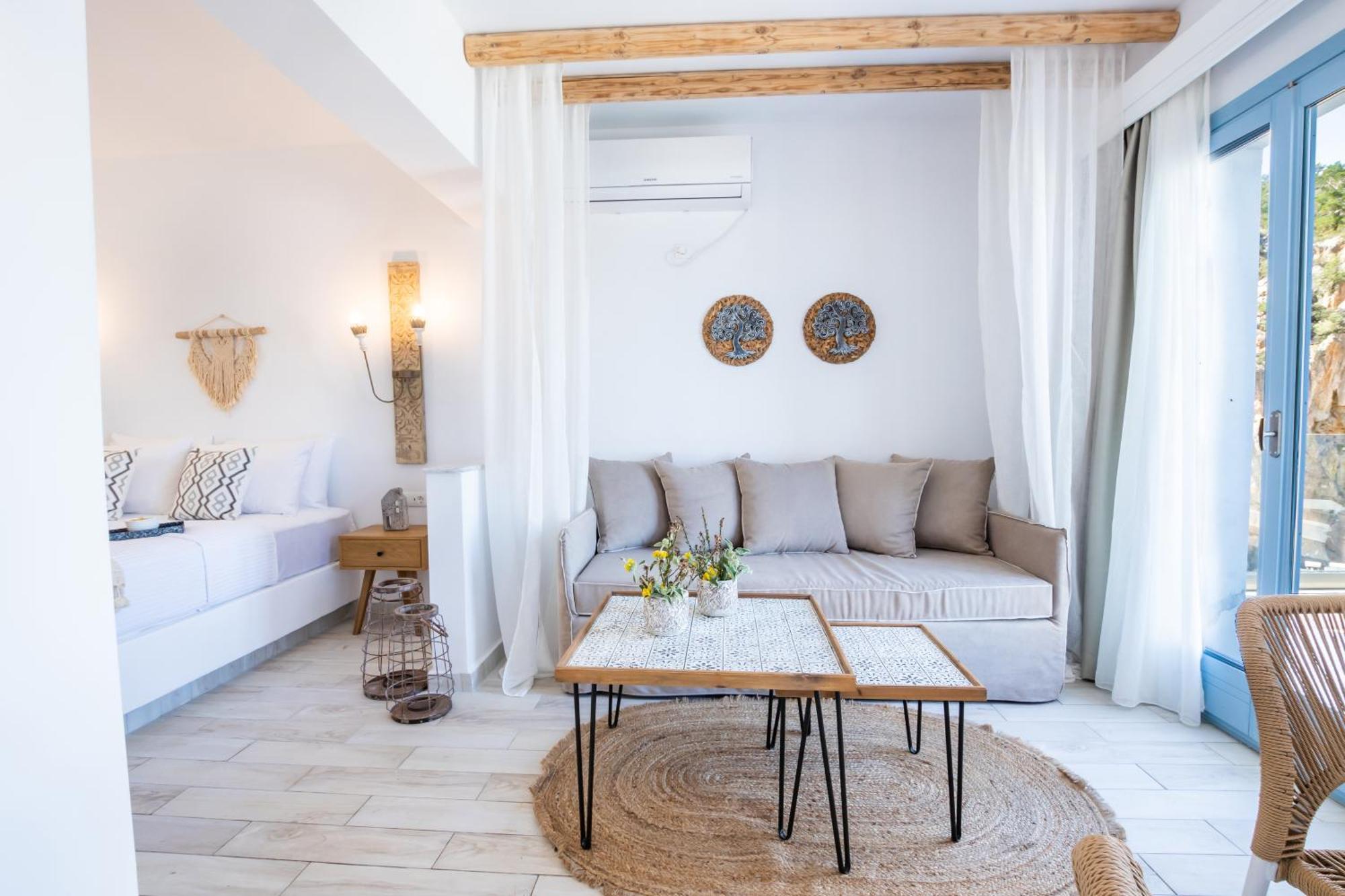Yploui Suites Kárpathos Eksteriør billede