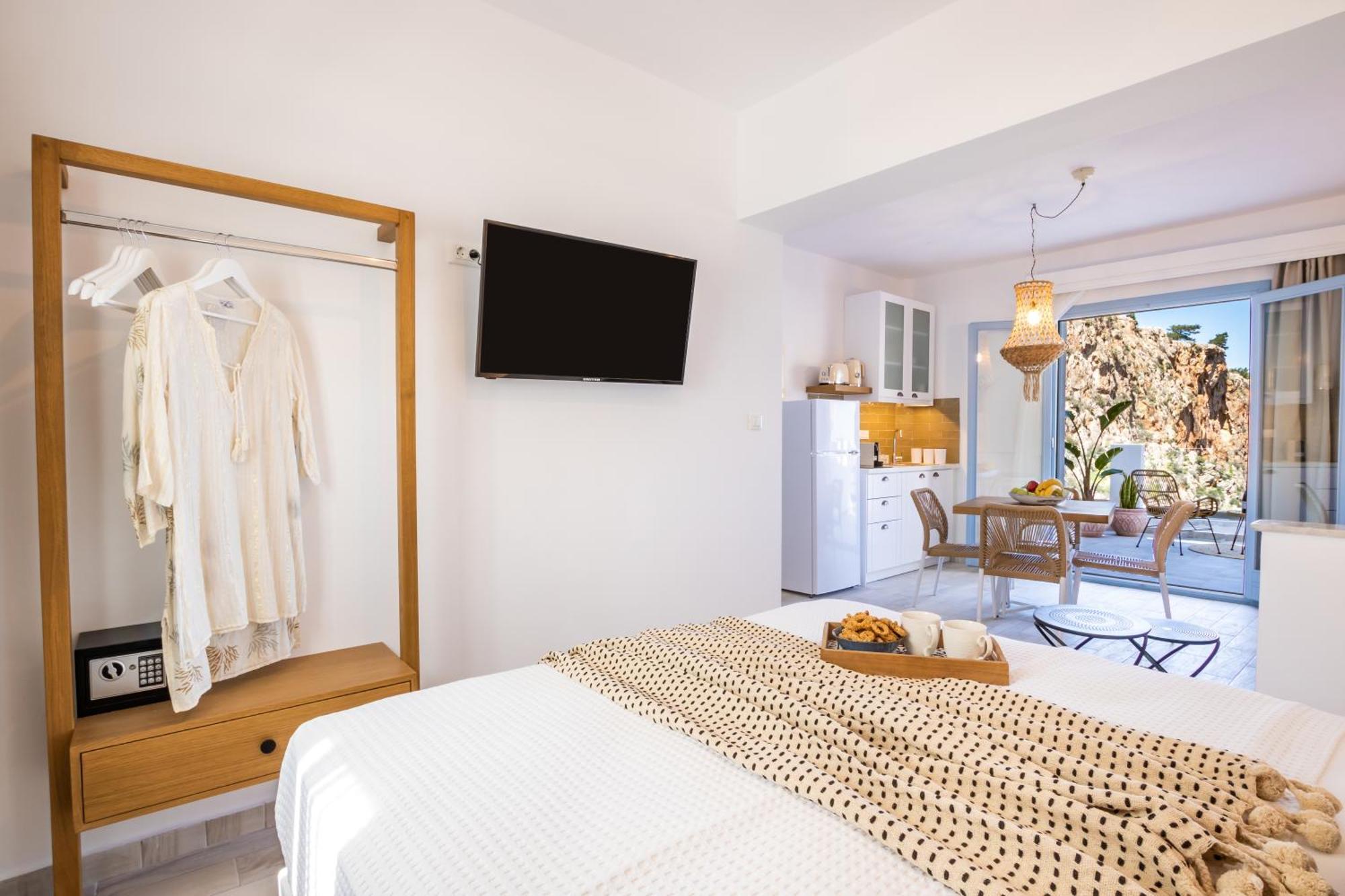 Yploui Suites Kárpathos Eksteriør billede